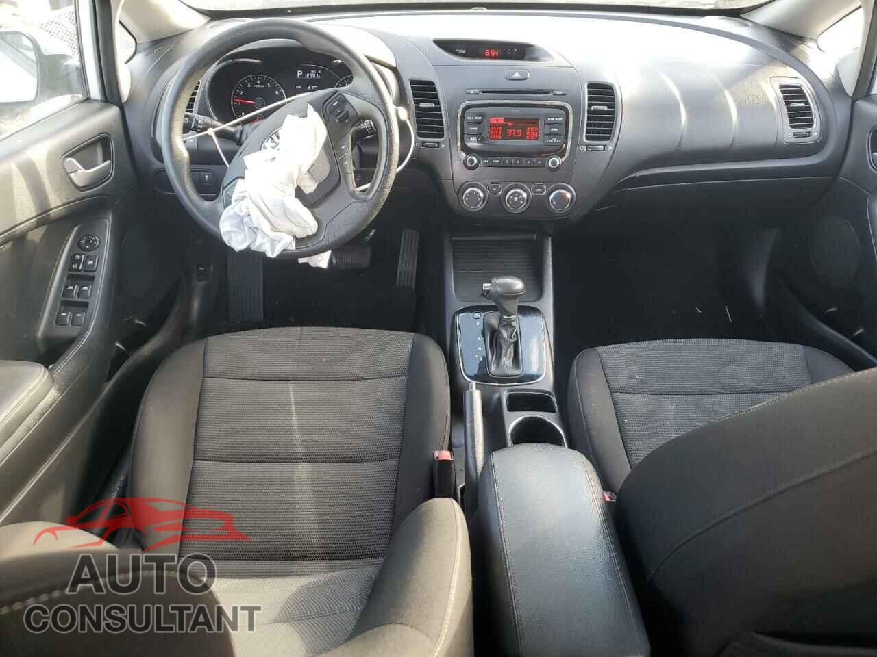 KIA FORTE 2017 - KNAFK5A8XH5704367