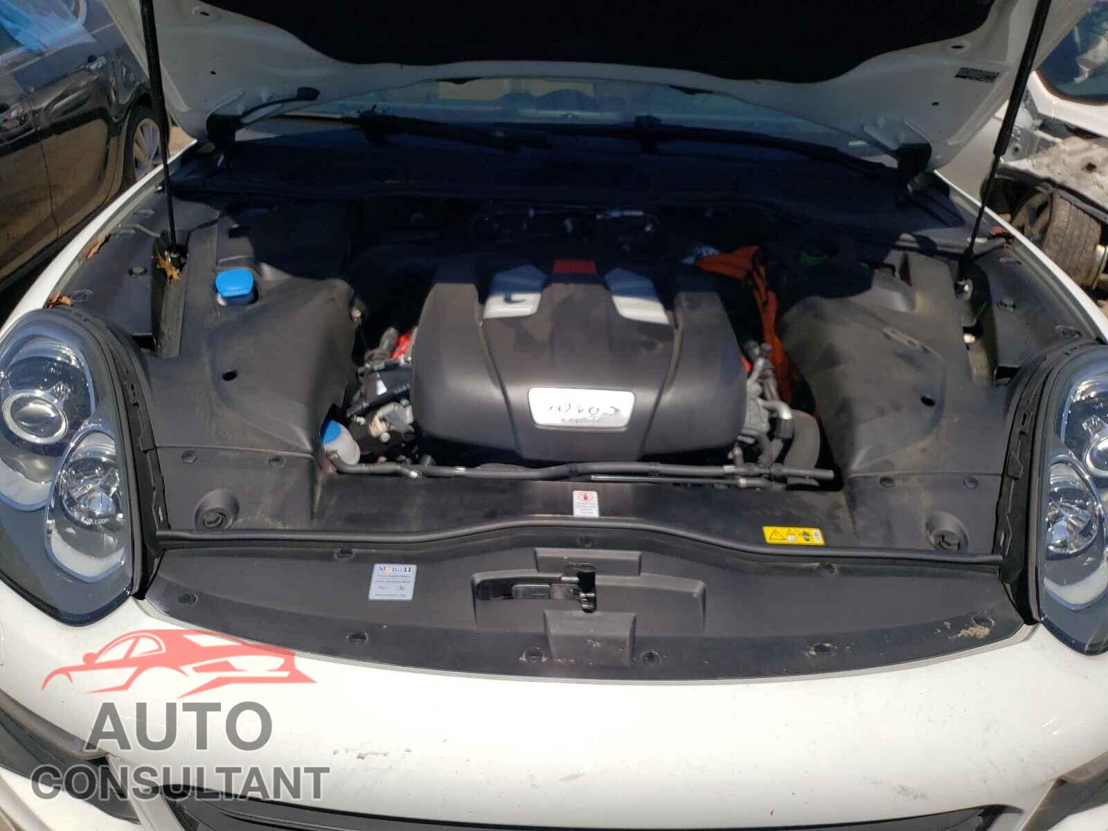 PORSCHE CAYENNE 2017 - WP1AE2A29HLA72843