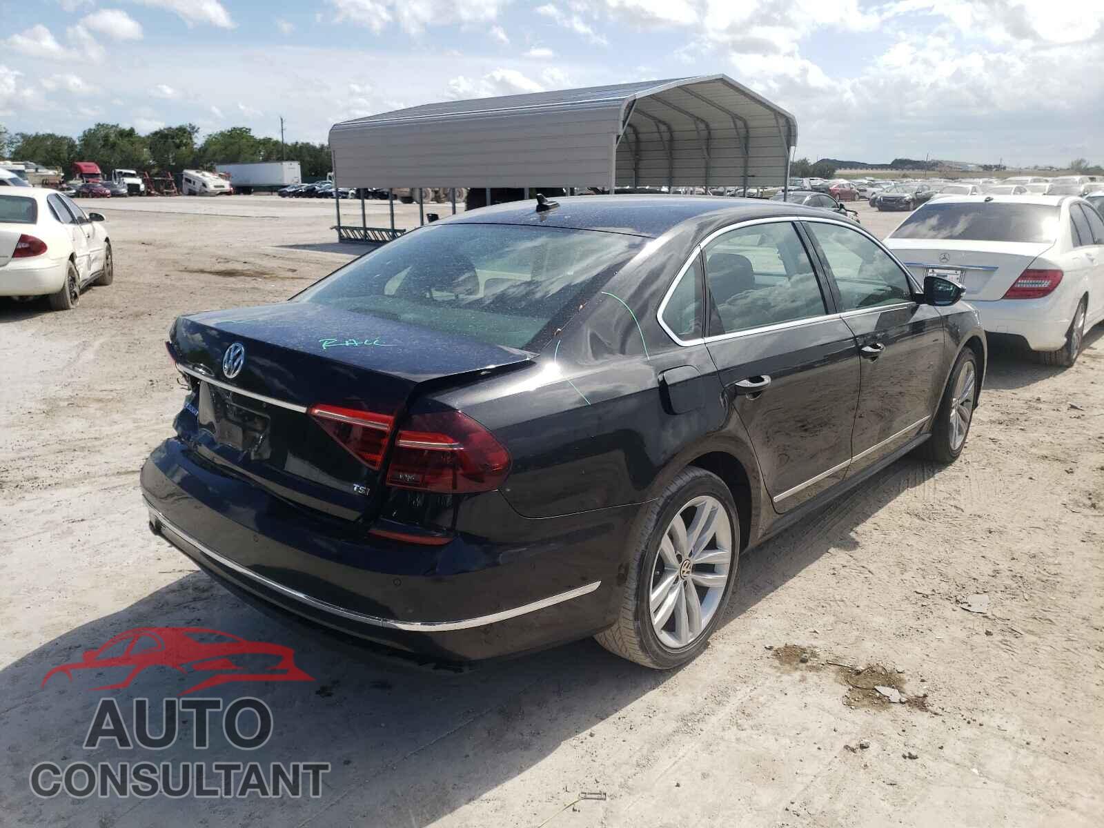 VOLKSWAGEN PASSAT 2018 - 1VWCA7A30JC017986