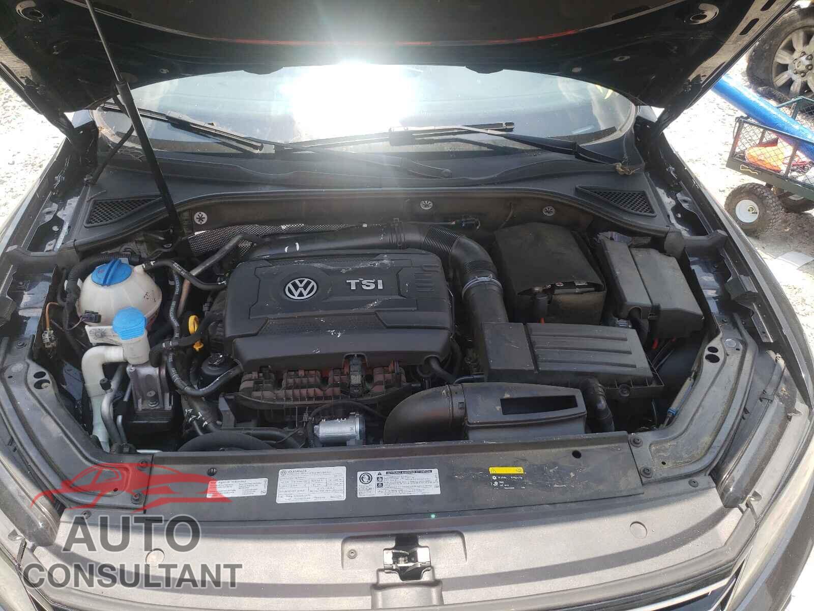 VOLKSWAGEN PASSAT 2017 - 1VWBT7A38HC008890