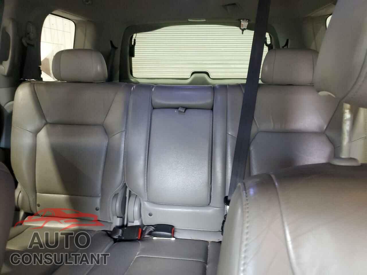 HONDA PILOT 2011 - 5FNYF3H5XBB015841