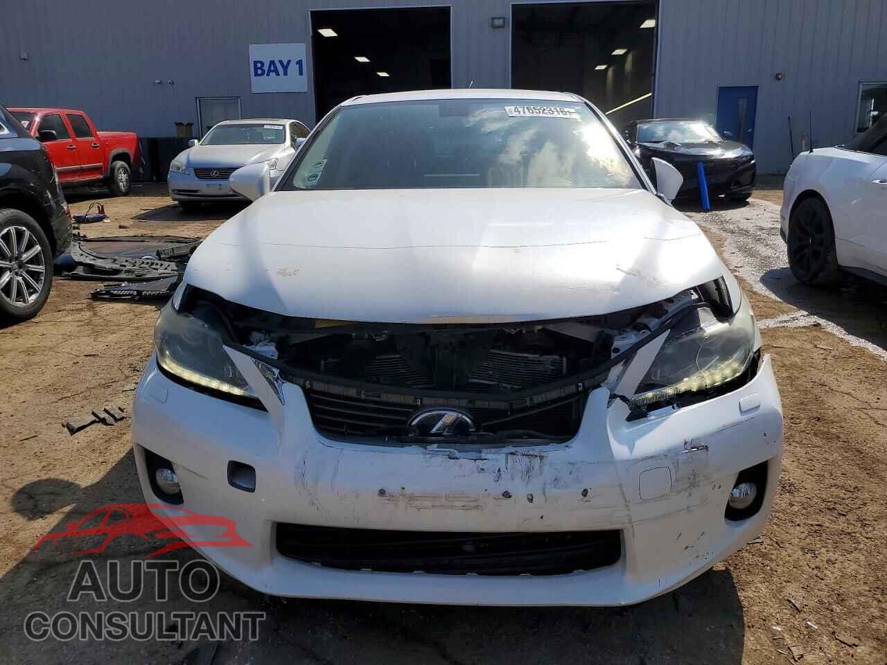 LEXUS CT 200 2011 - JTHKD5BH1B2035715