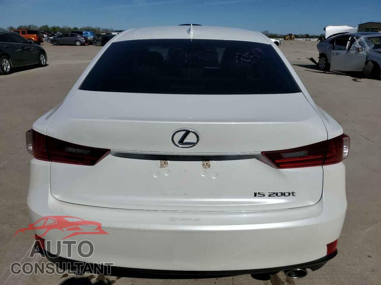LEXUS IS 2016 - JTHBA1D24G5004636