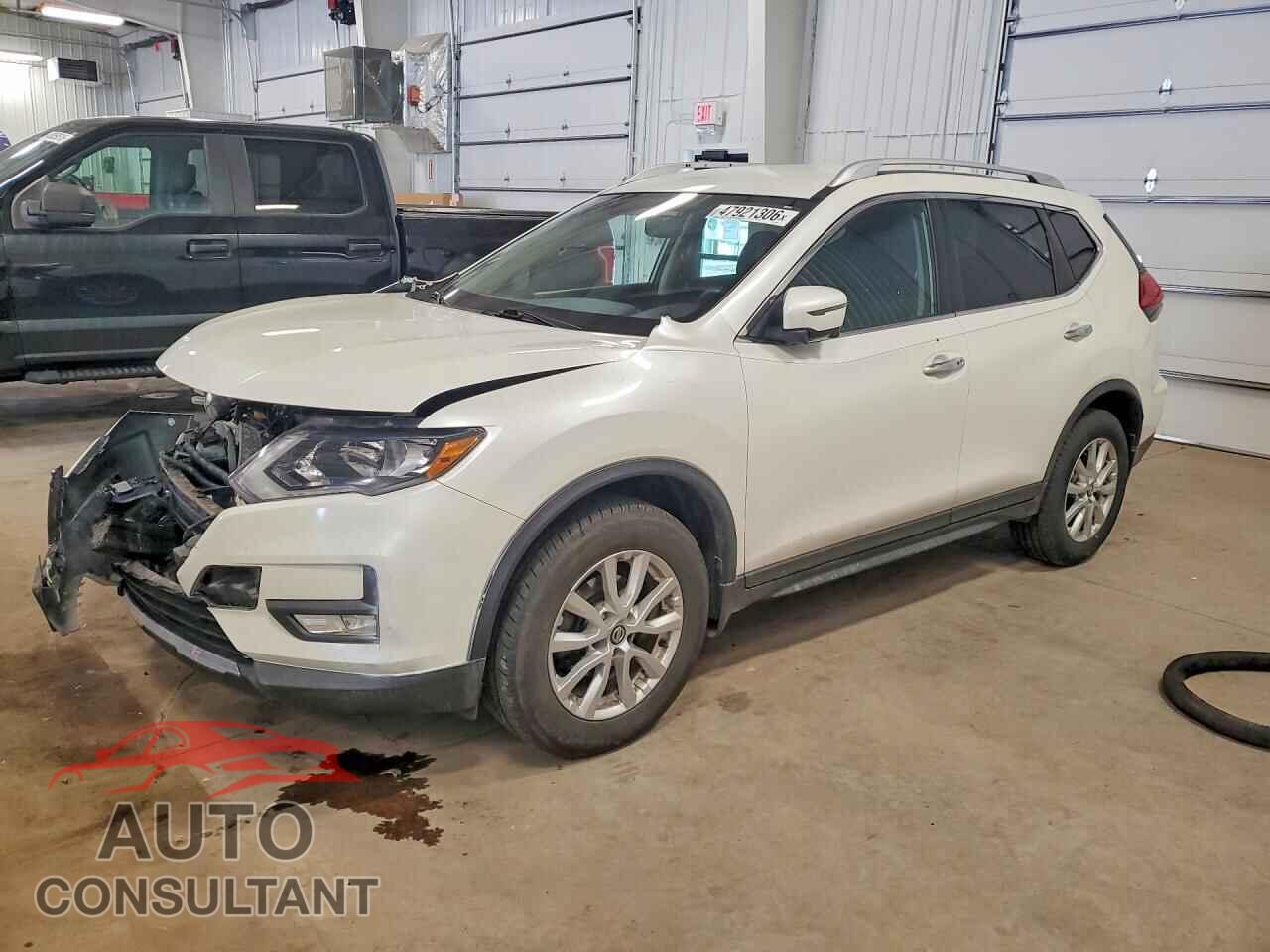 NISSAN ROGUE 2017 - KNMAT2MV6HP528187