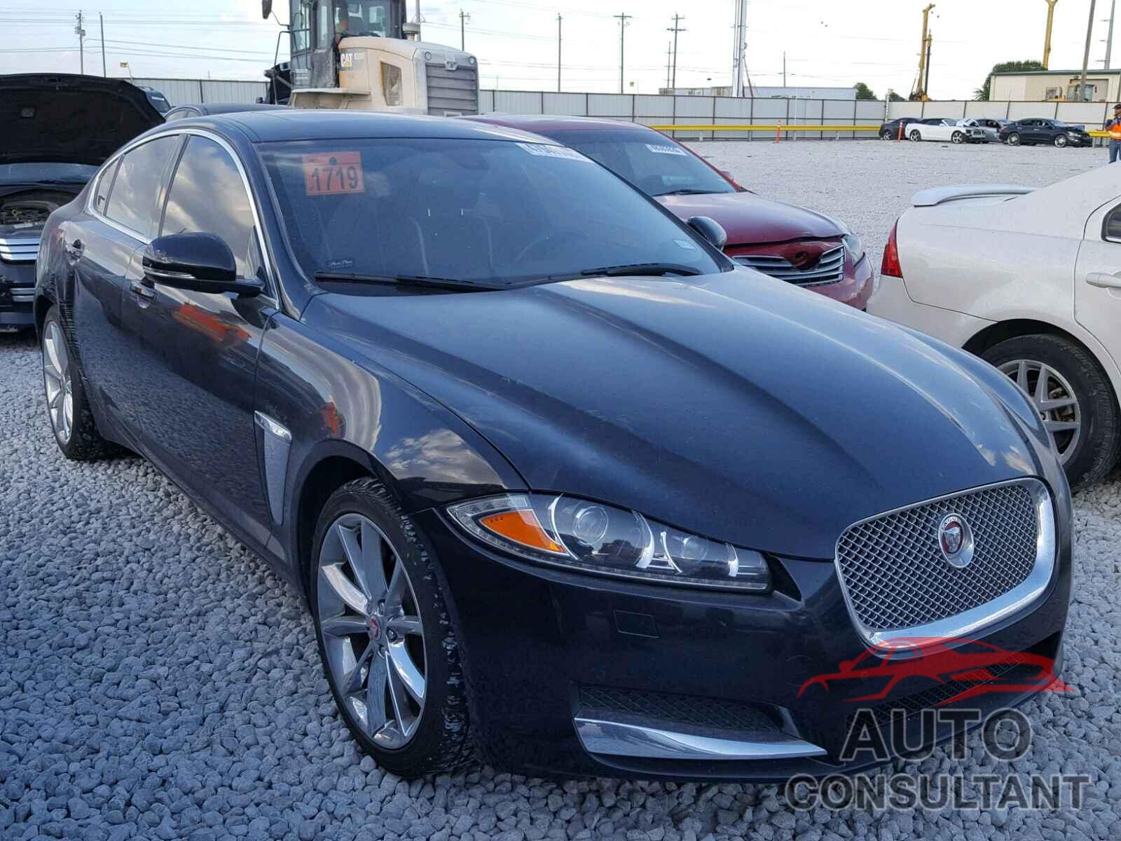 JAGUAR XF 2015 - SAJWA0F79F8U58076