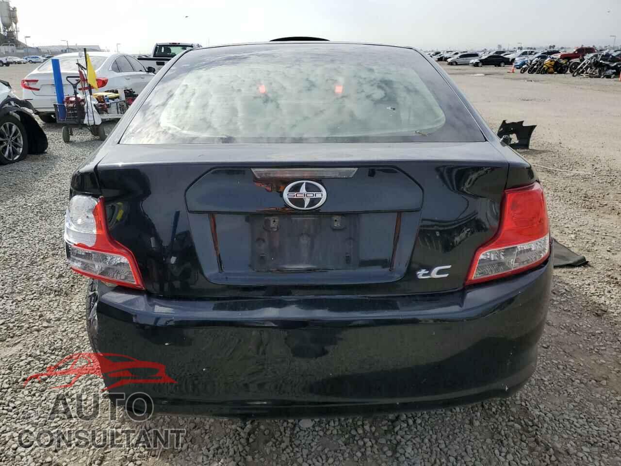 TOYOTA SCION 2013 - JTKJF5C71D3055921