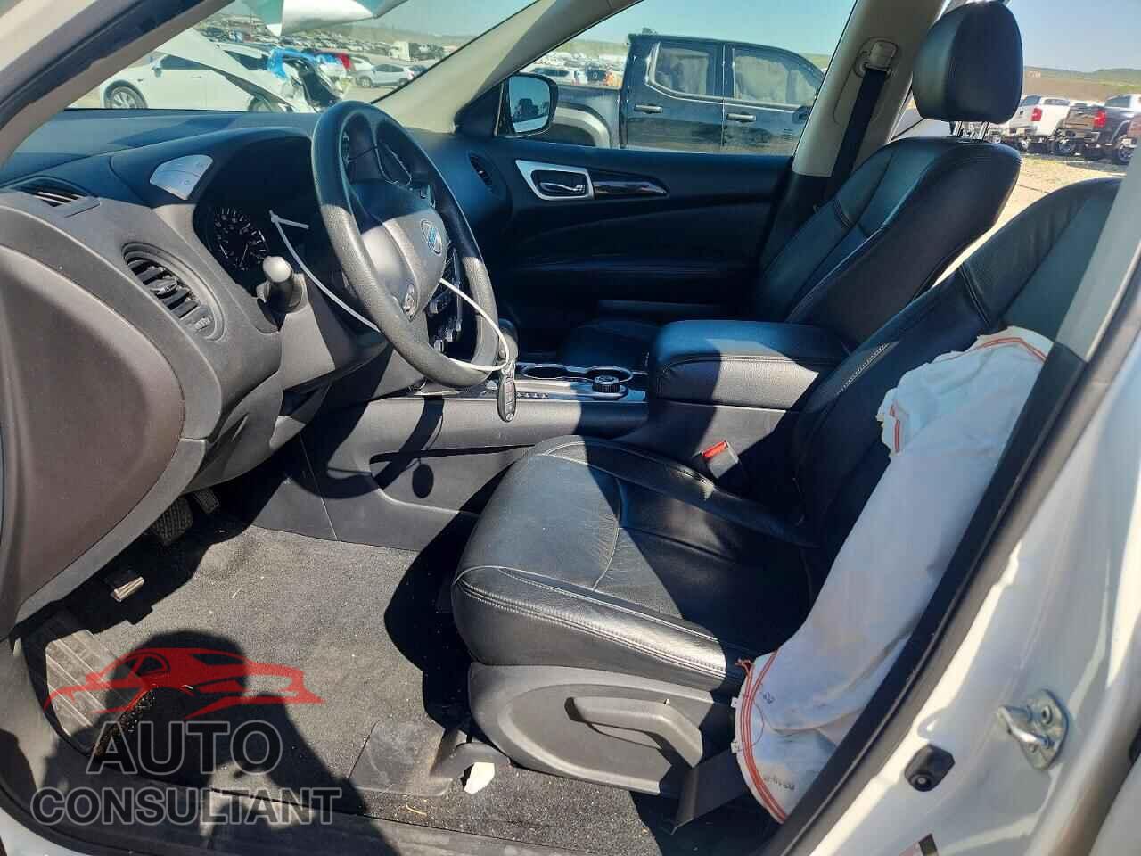 NISSAN PATHFINDER 2017 - 5N1DR2MM4HC620775