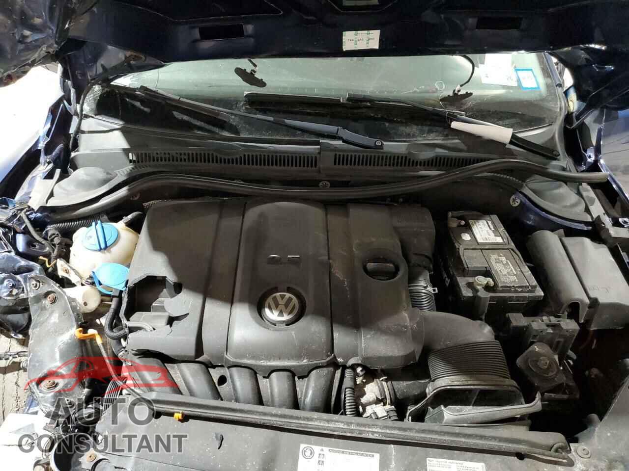 VOLKSWAGEN JETTA 2013 - 3VWDP7AJ6DM403591