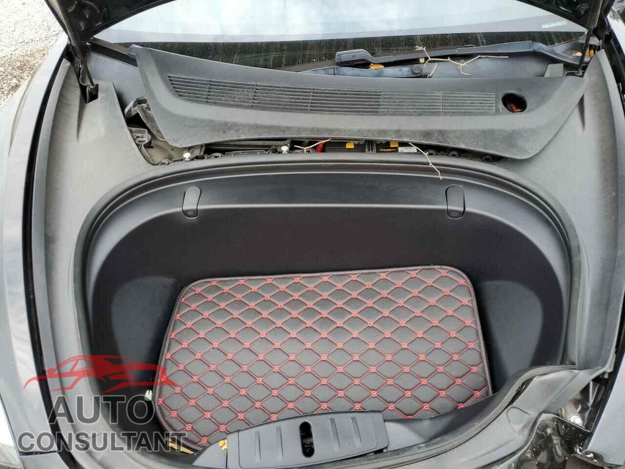 TESLA MODEL 3 2018 - 5YJ3E1EB7JF111775