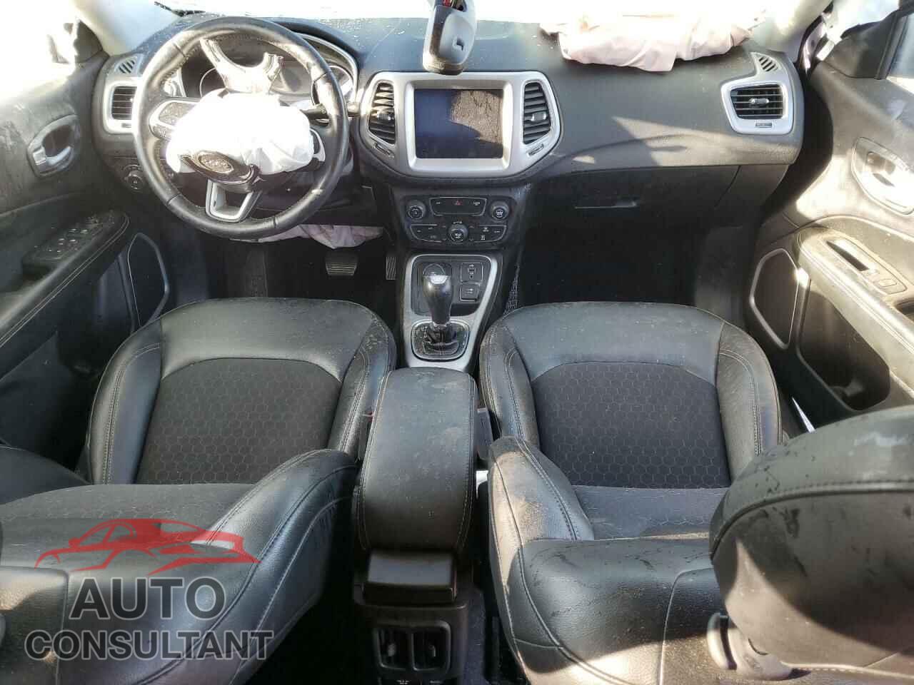 JEEP COMPASS 2018 - 3C4NJDBB3JT179907