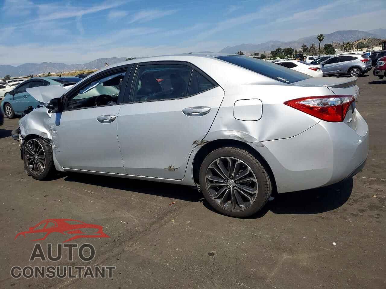 TOYOTA COROLLA 2015 - 2T1BURHE2FC452998