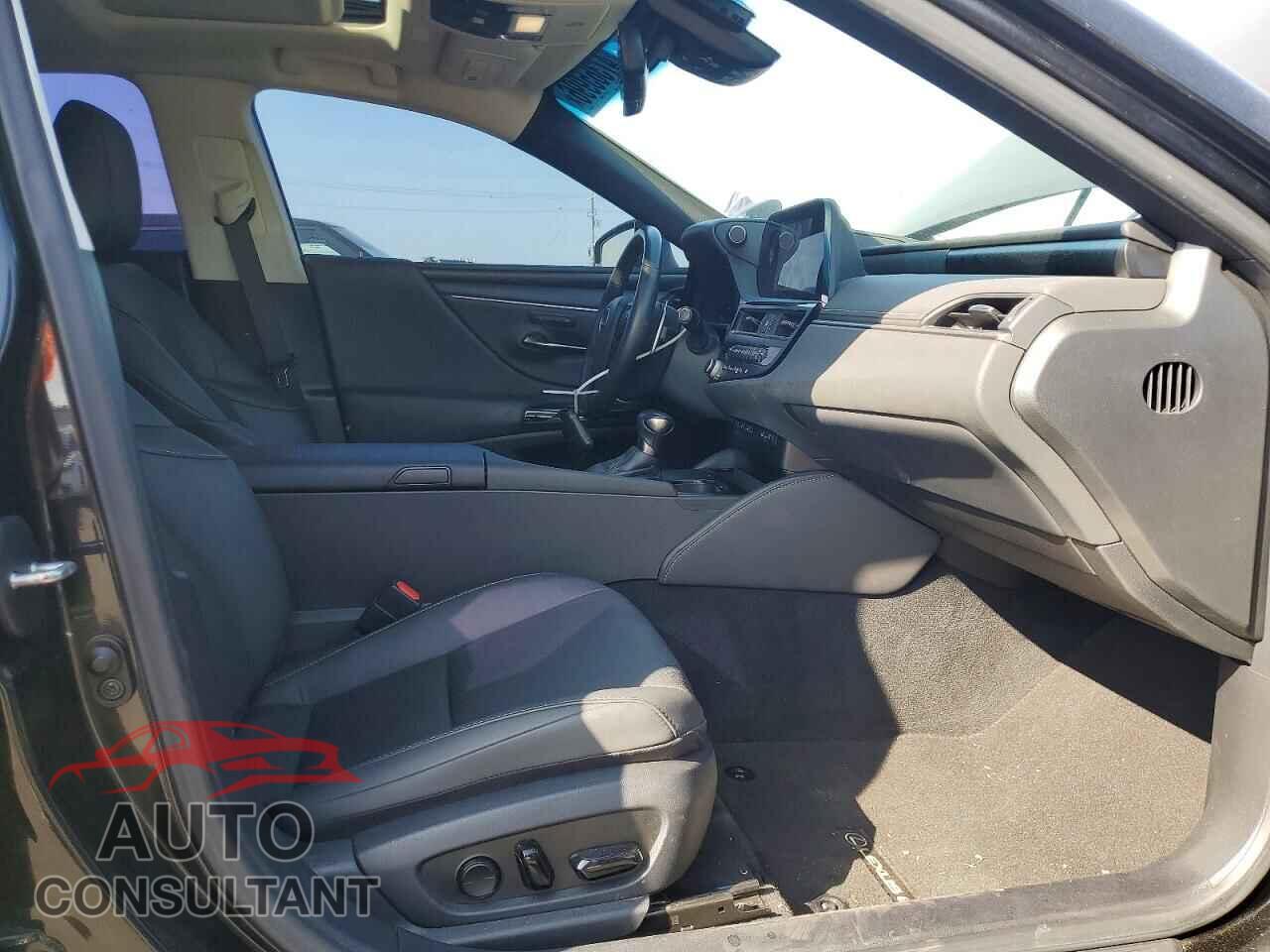 LEXUS ES300 2024 - 58ADA1C13RU048059