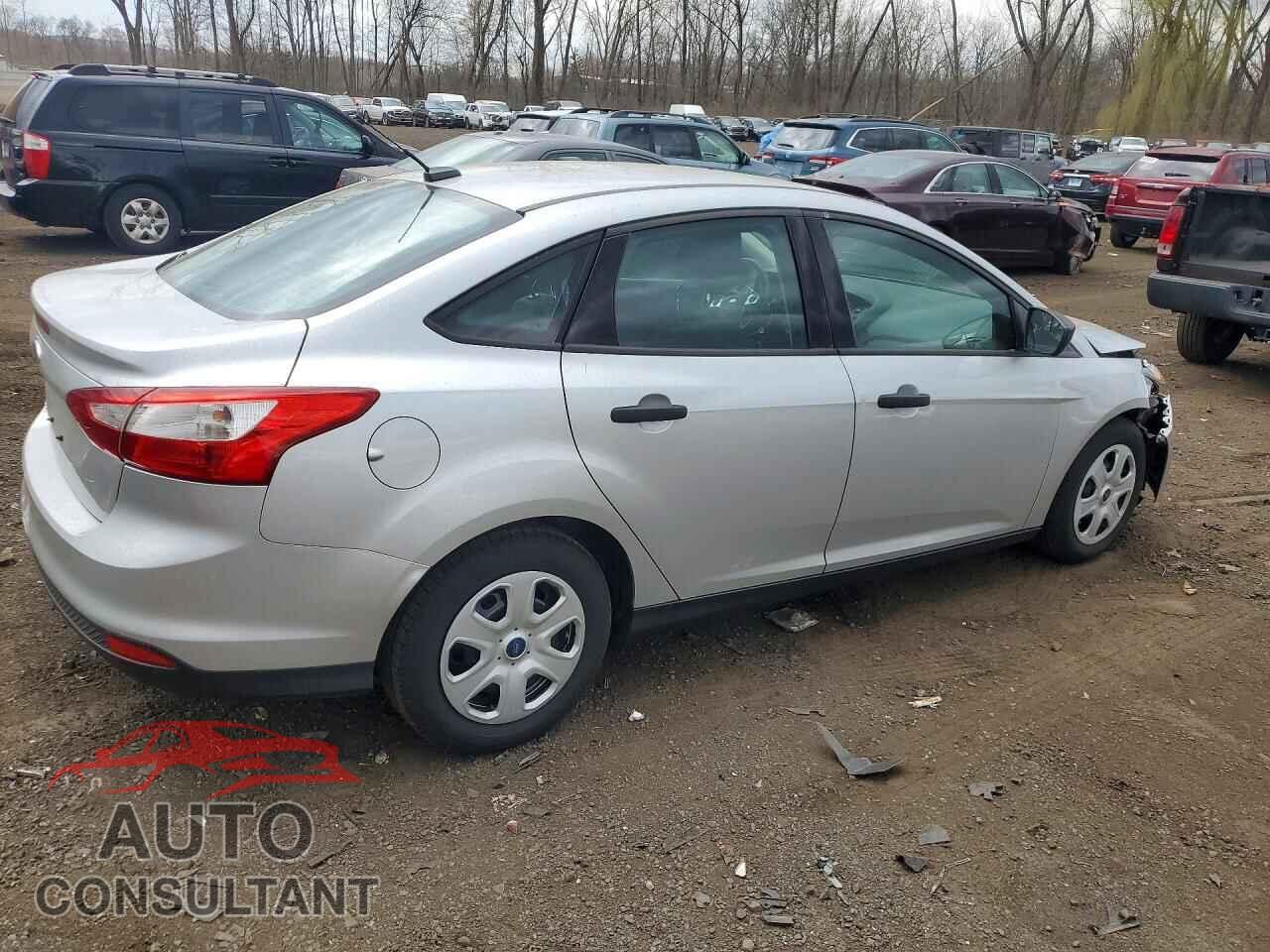 FORD FOCUS 2013 - 1FADP3E20DL206390