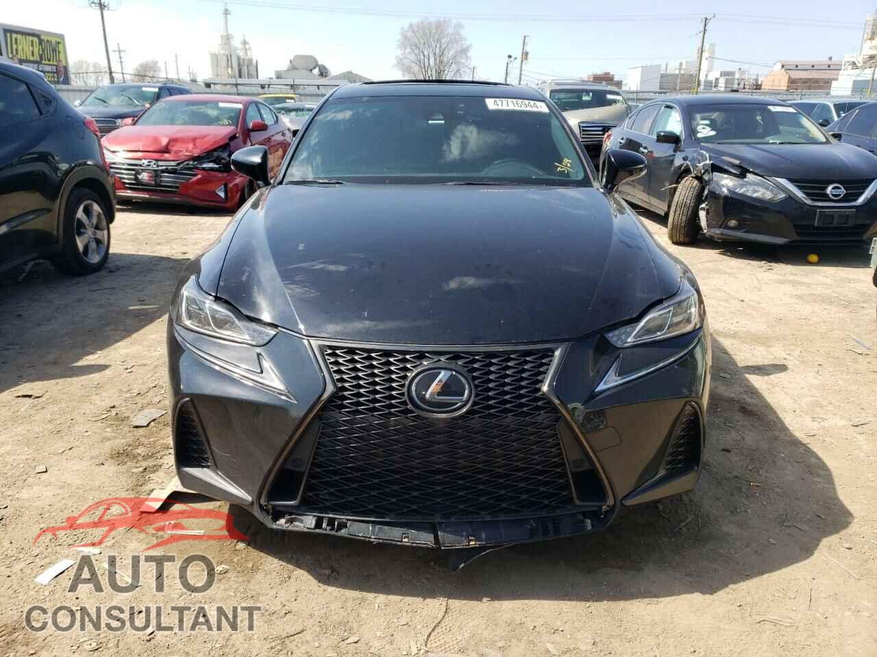 LEXUS IS 2019 - JTHC81D25K5038951