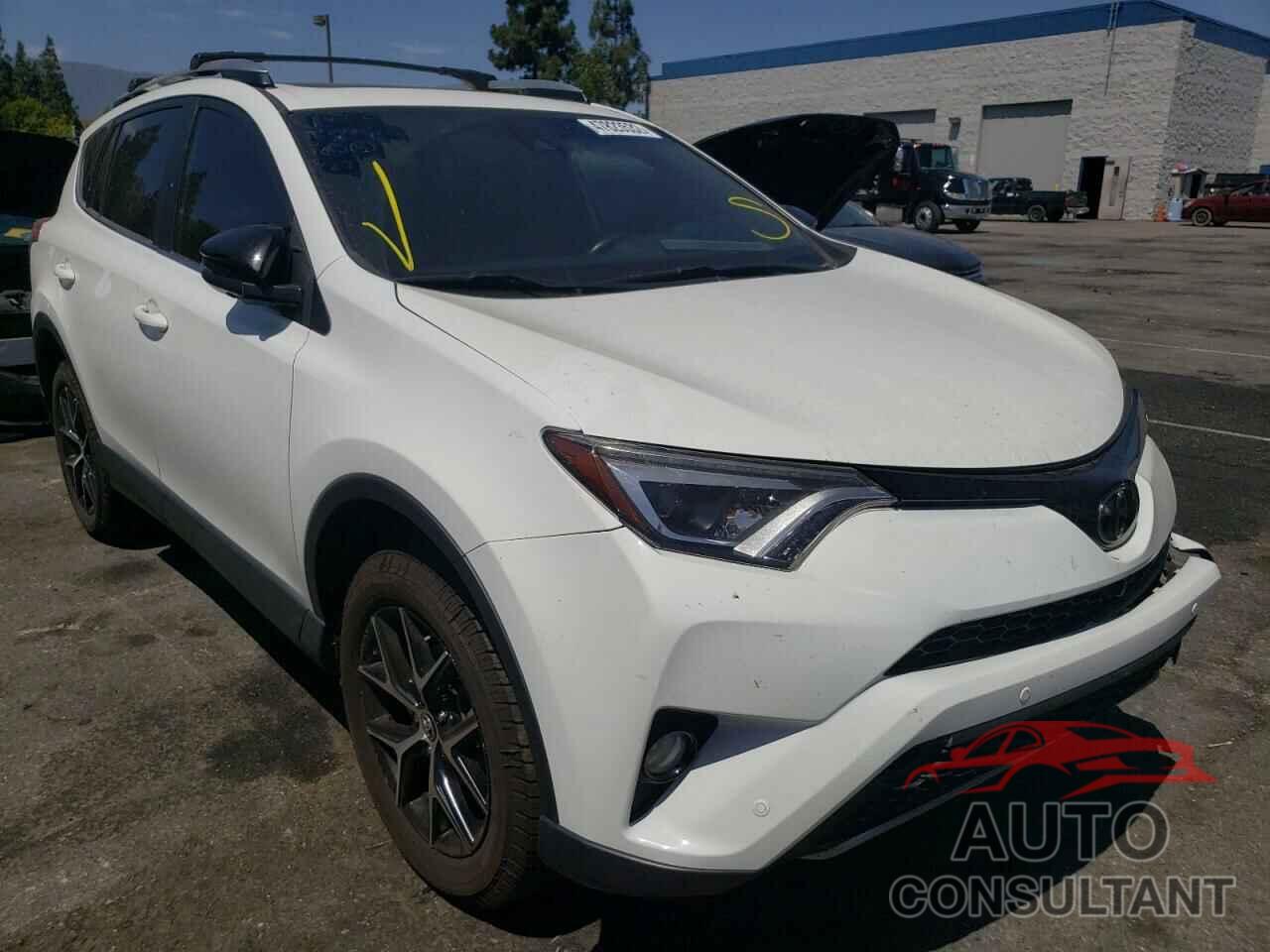 TOYOTA RAV4 2018 - JTMNFREV3JJ153626