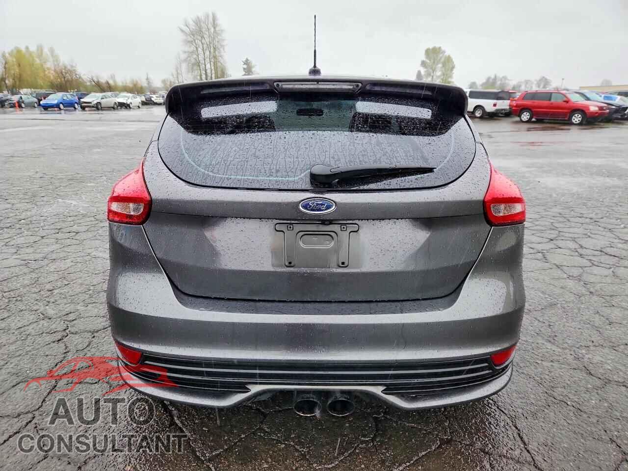 FORD FOCUS 2018 - 1FADP3L97JL260085
