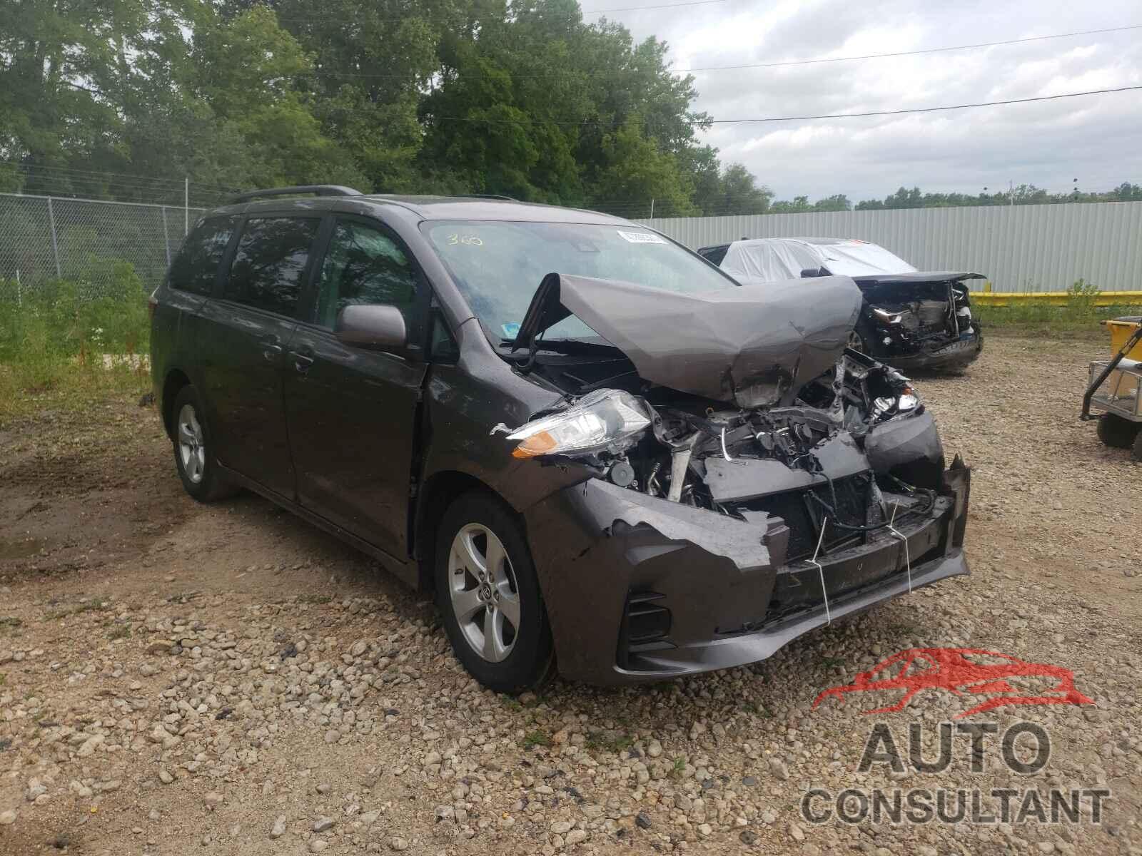 TOYOTA SIENNA 2018 - 5TDKZ3DC0JS911772