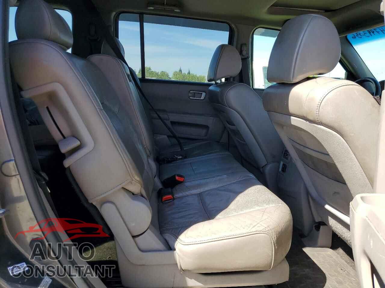 HONDA PILOT 2011 - 5FNYF4H55BB076925