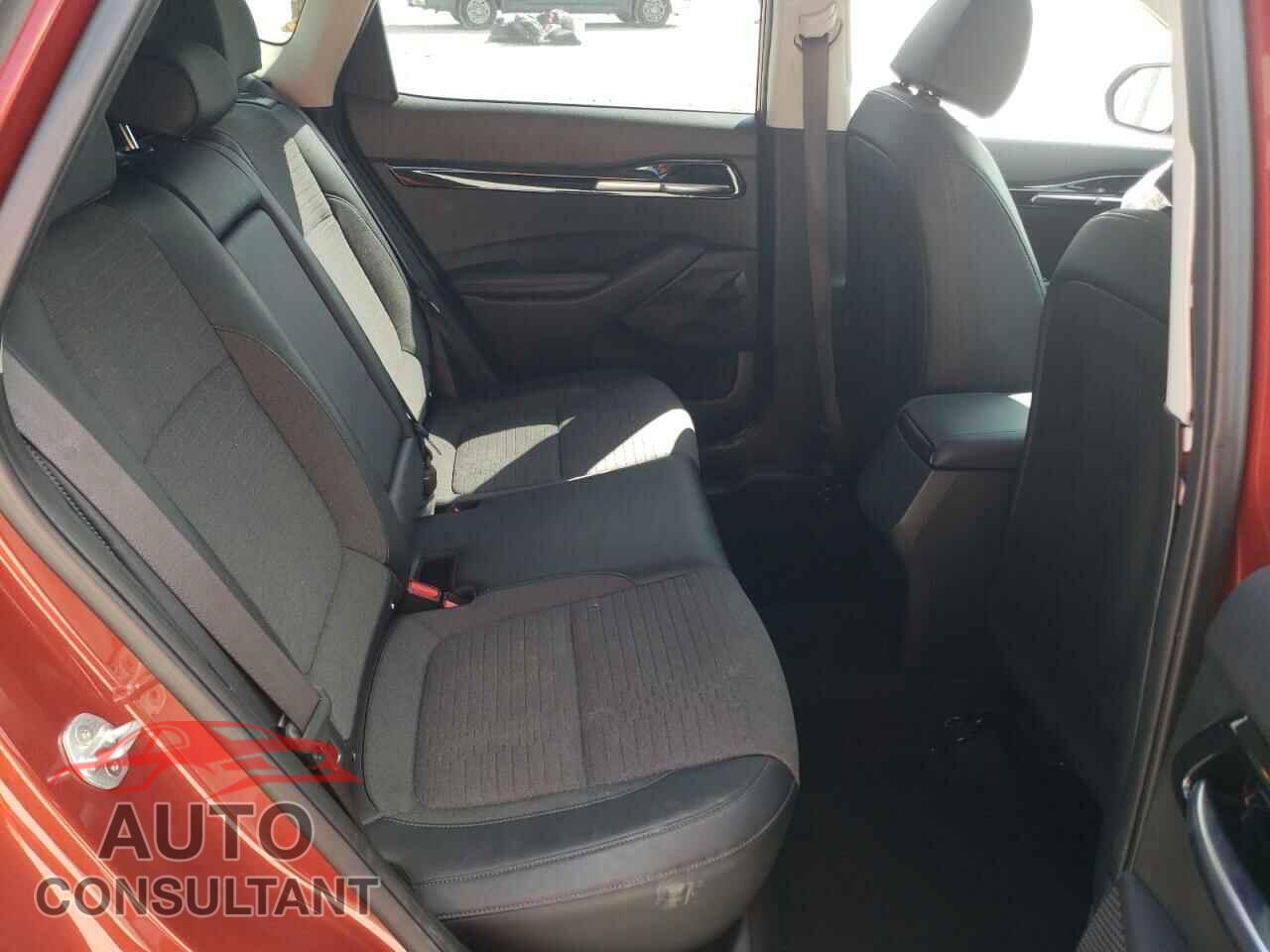 KIA SELTOS 2021 - KNDEU2AA6M7160586