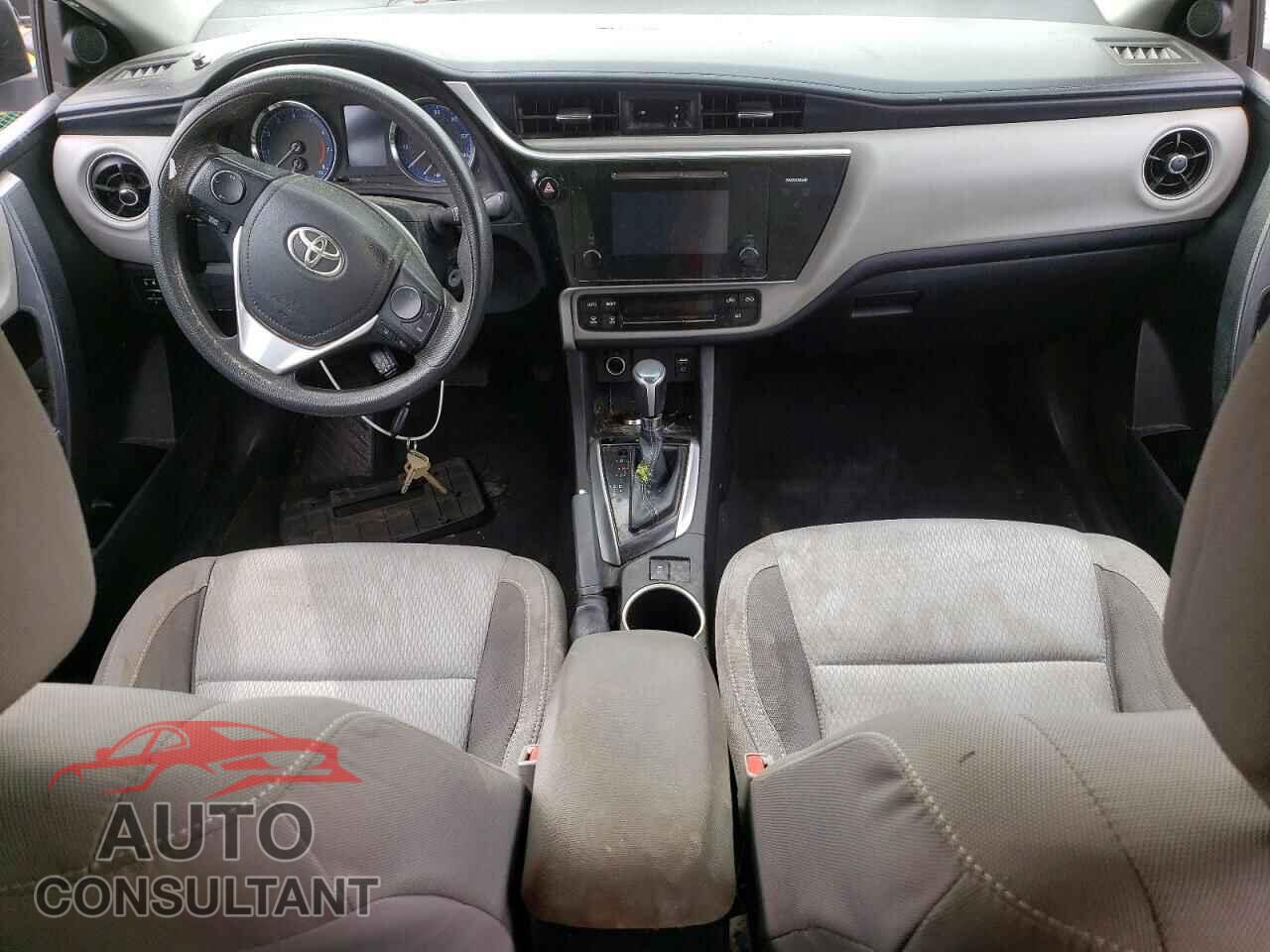 TOYOTA COROLLA 2017 - 5YFBURHE2HP688960