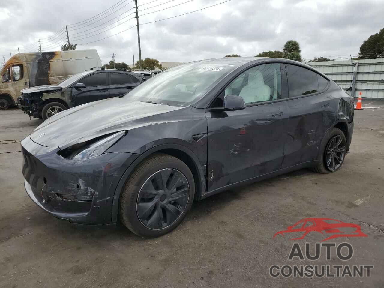 TESLA MODEL Y 2025 - 7SAYGDED6SF228626