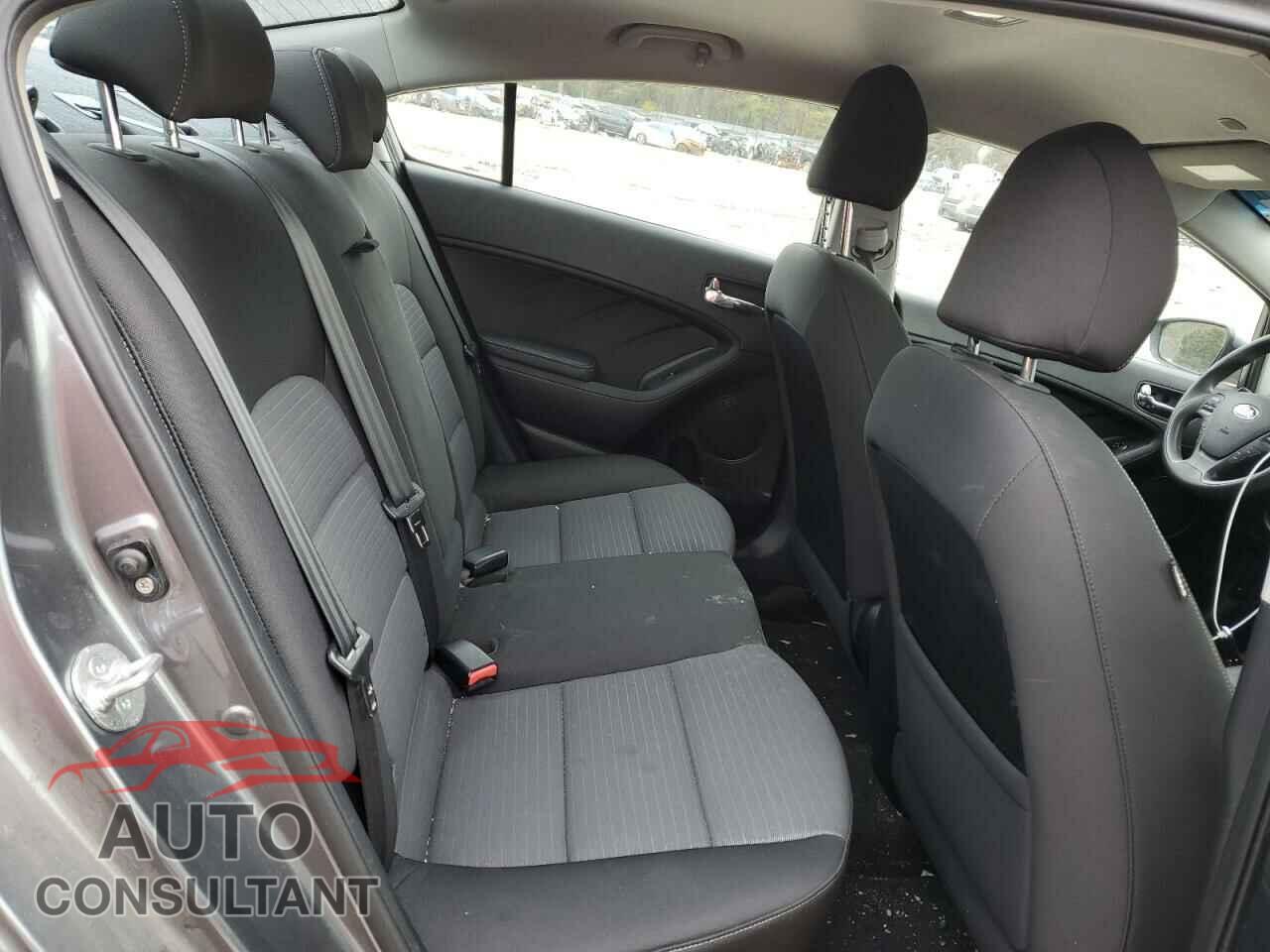 KIA FORTE 2016 - KNAFX4A6XG5527165