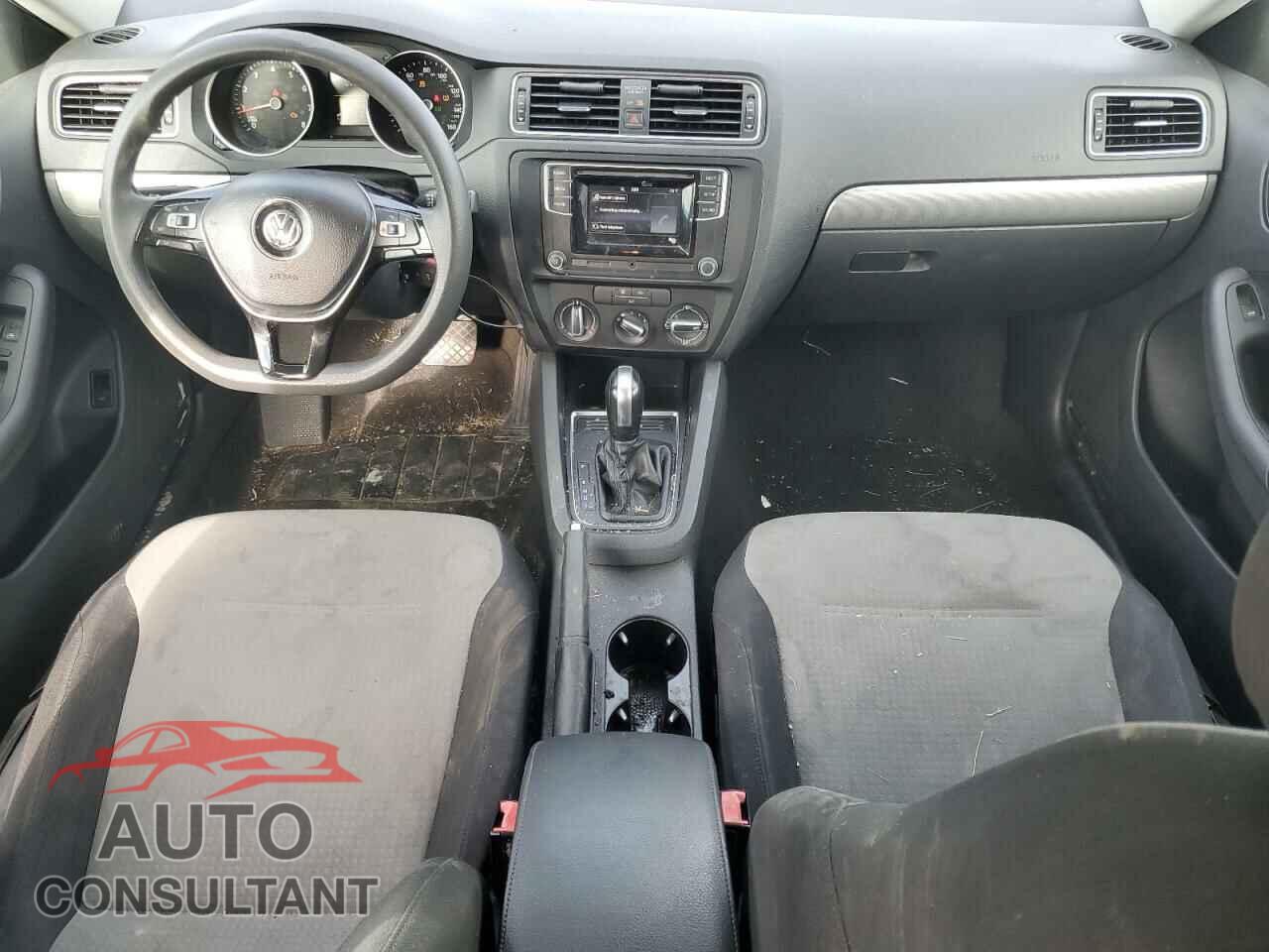 VOLKSWAGEN JETTA 2017 - 3VW2B7AJ6HM242557