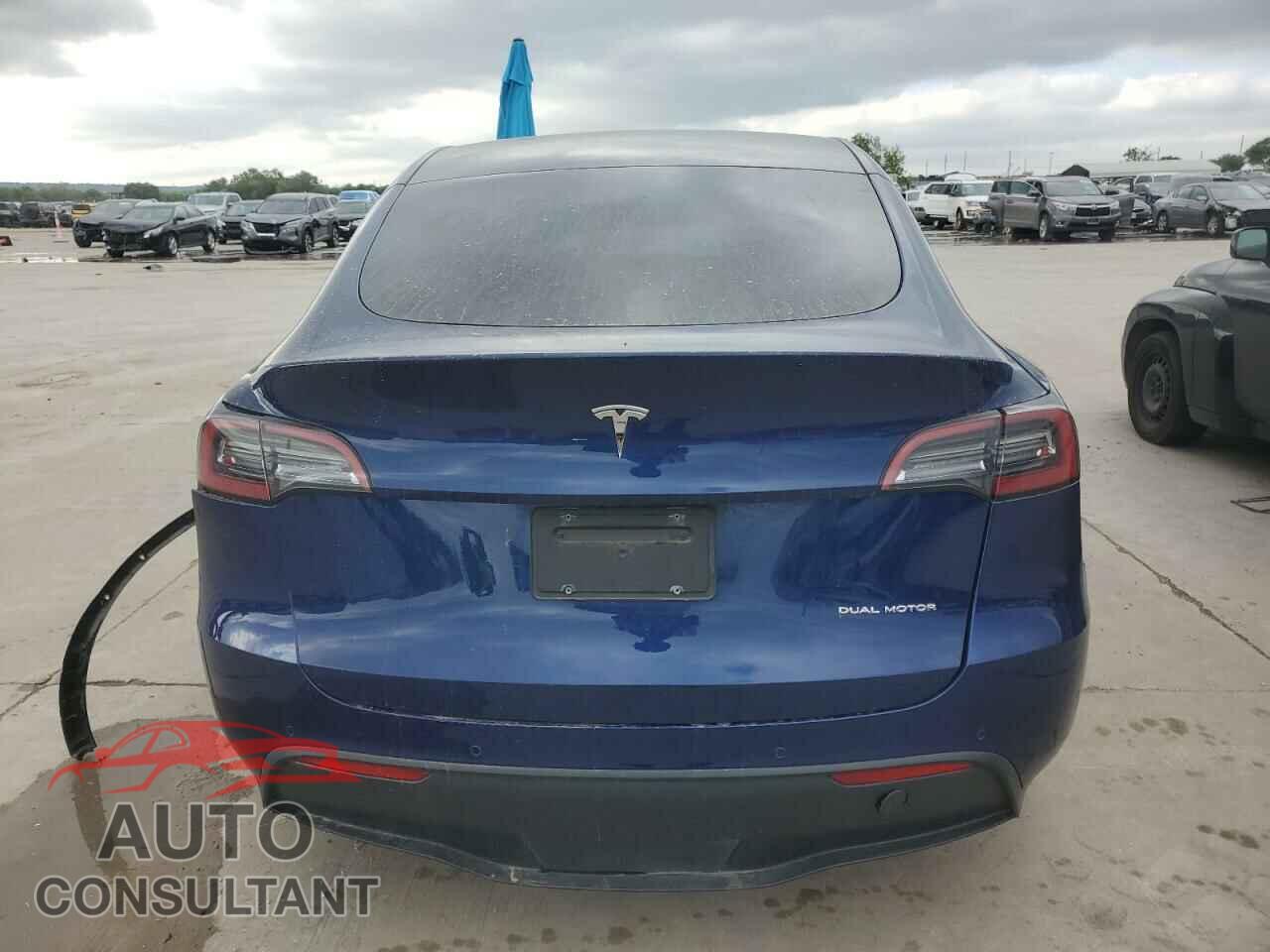 TESLA MODEL Y 2021 - 5YJYGDEEXMF192089