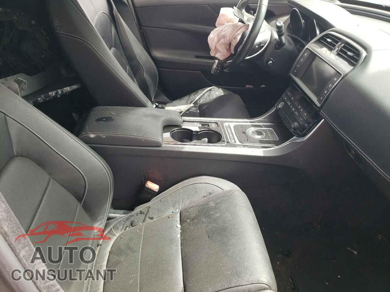 JAGUAR XE 2017 - SAJAF4BV9HA963893