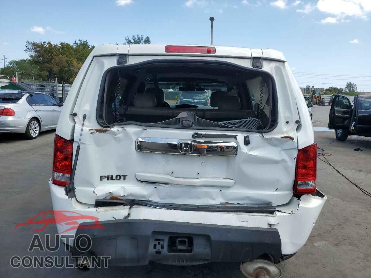 HONDA PILOT 2011 - 5FNYF3H56BB003816