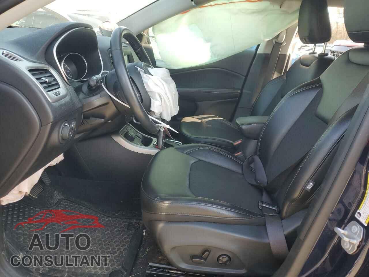 JEEP COMPASS 2019 - 3C4NJDBB2KT697055