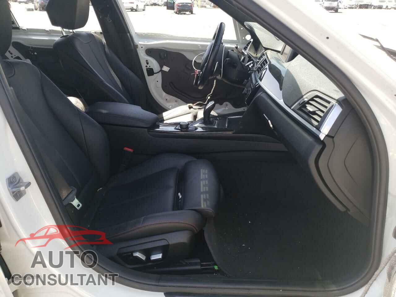 BMW 3 SERIES 2018 - WBA8E5C57JA507575