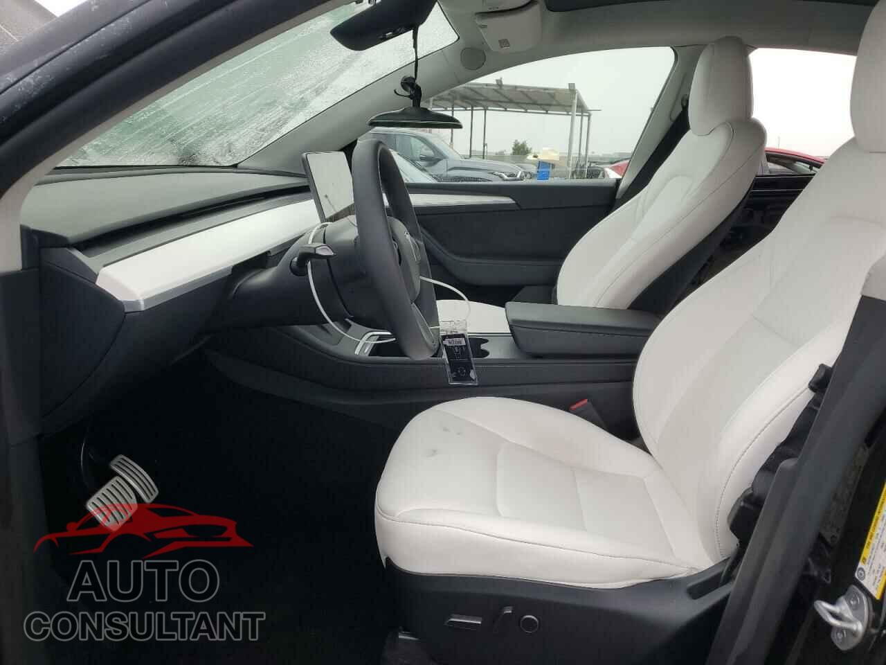 TESLA MODEL Y 2024 - 7SAYGDEF1RF028278