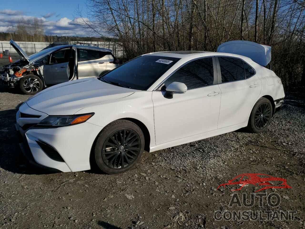 TOYOTA CAMRY 2018 - 4T1B11HK4JU526414
