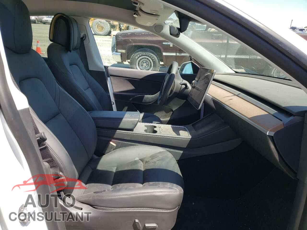 TESLA MODEL Y 2021 - 5YJYGDEEXMF304969