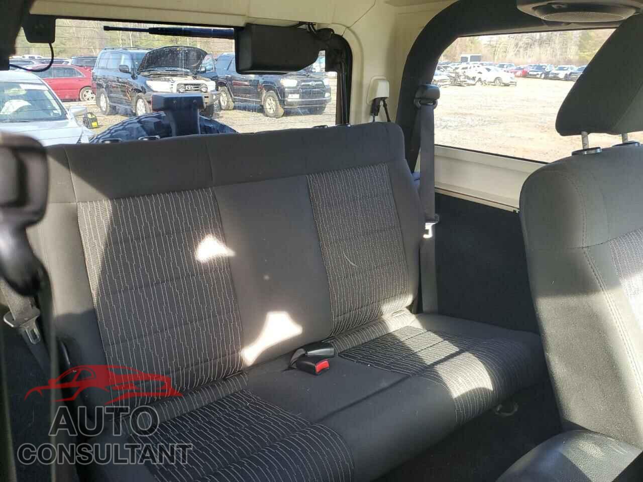 JEEP WRANGLER 2011 - 1J4AA2D11BL548701