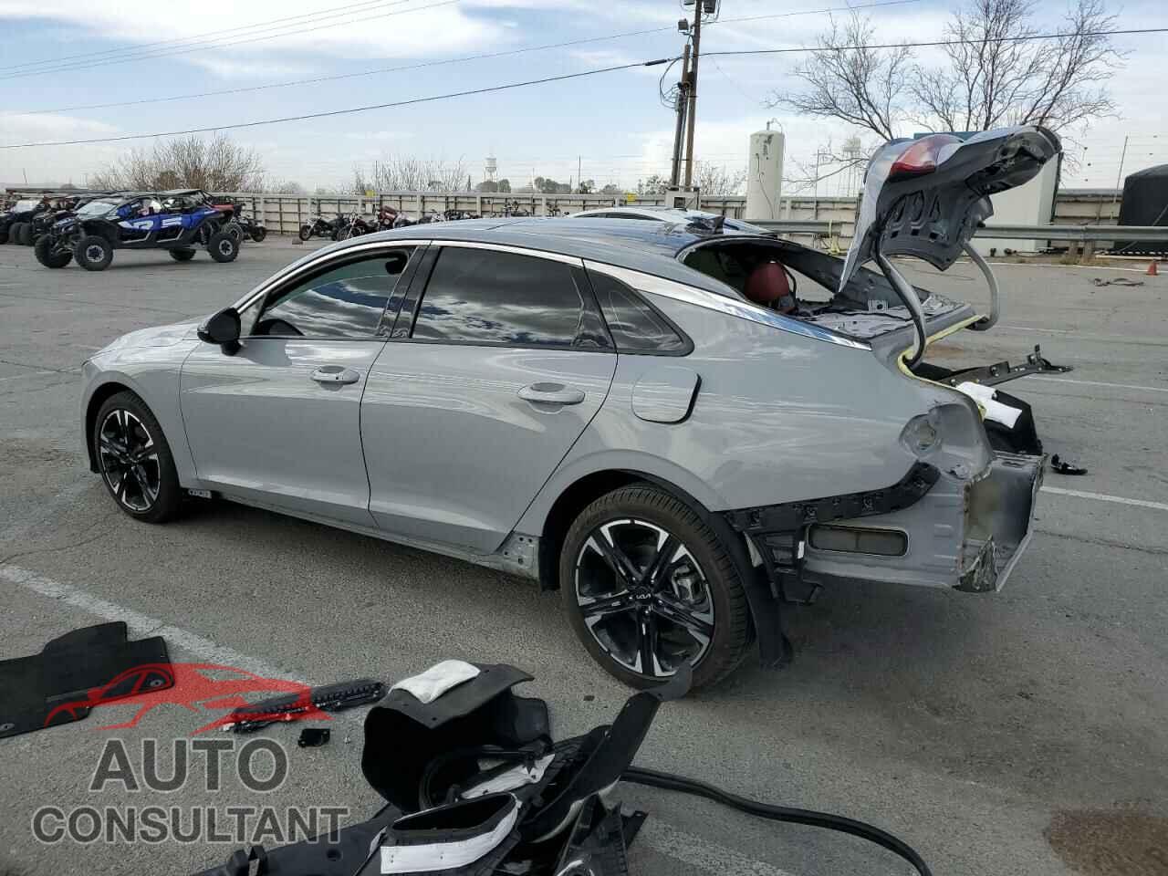 KIA K5 2023 - 5XXG64J28PG207586
