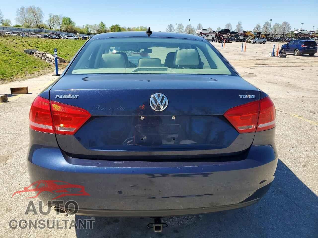 VOLKSWAGEN PASSAT 2012 - 1VWBN7A34CC042487