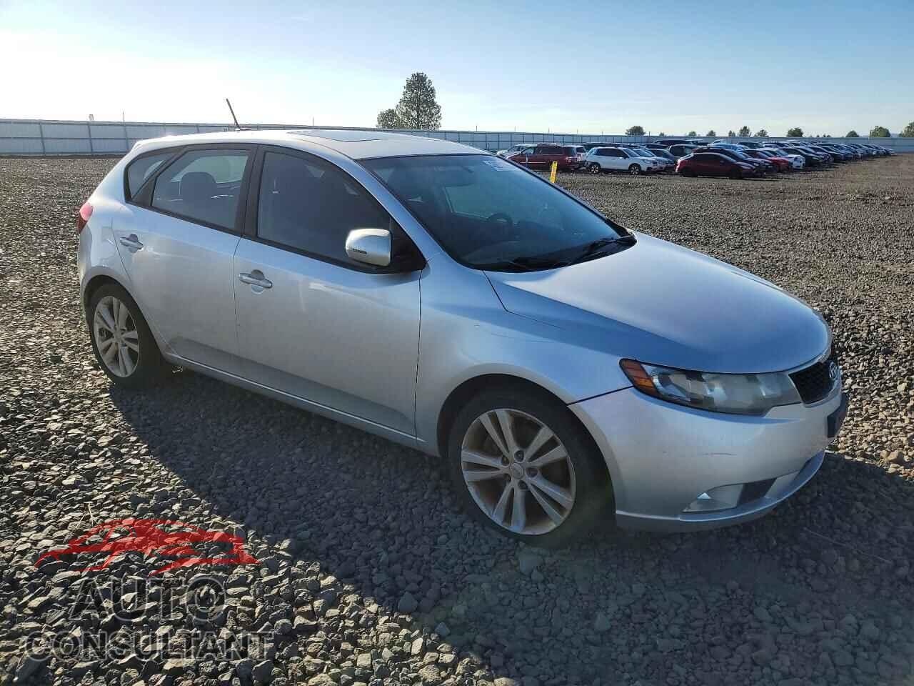 KIA FORTE5 SX 2011 - KNAFW5A32B5330028
