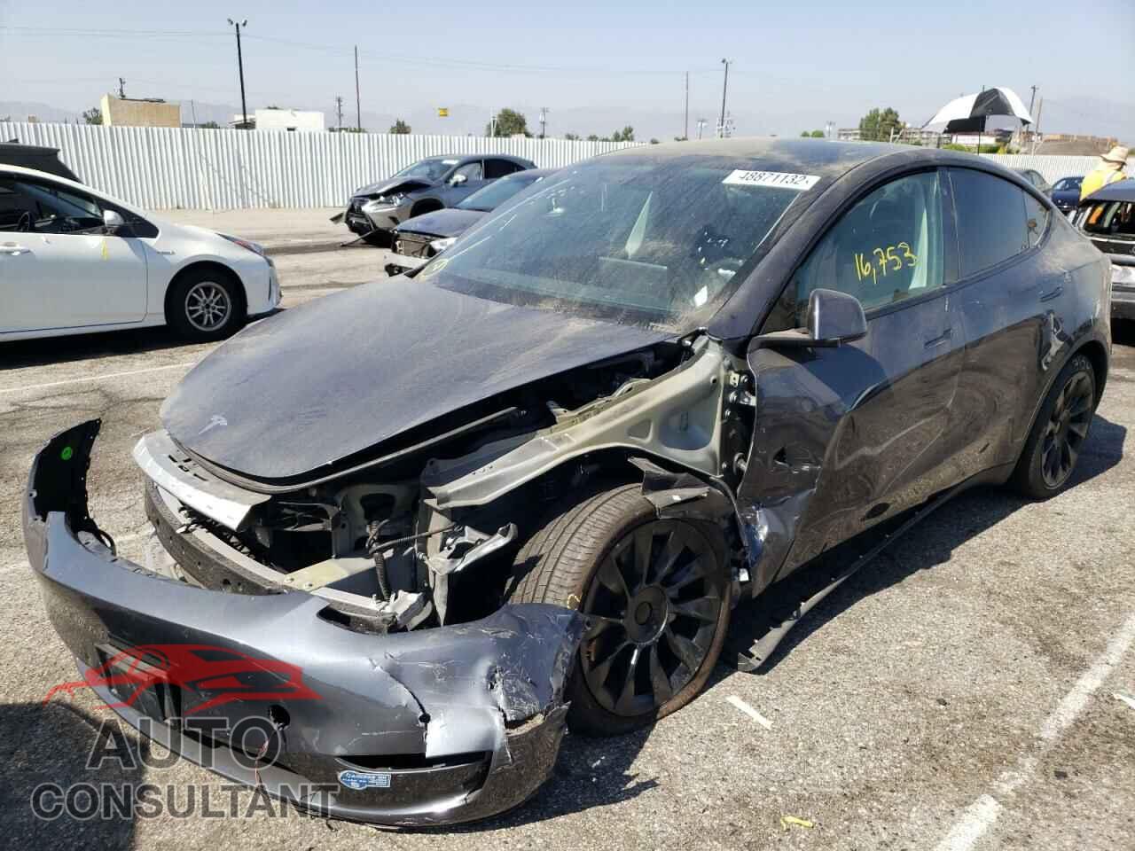 TESLA MODEL Y 2021 - 5YJYGDEE8MF108285
