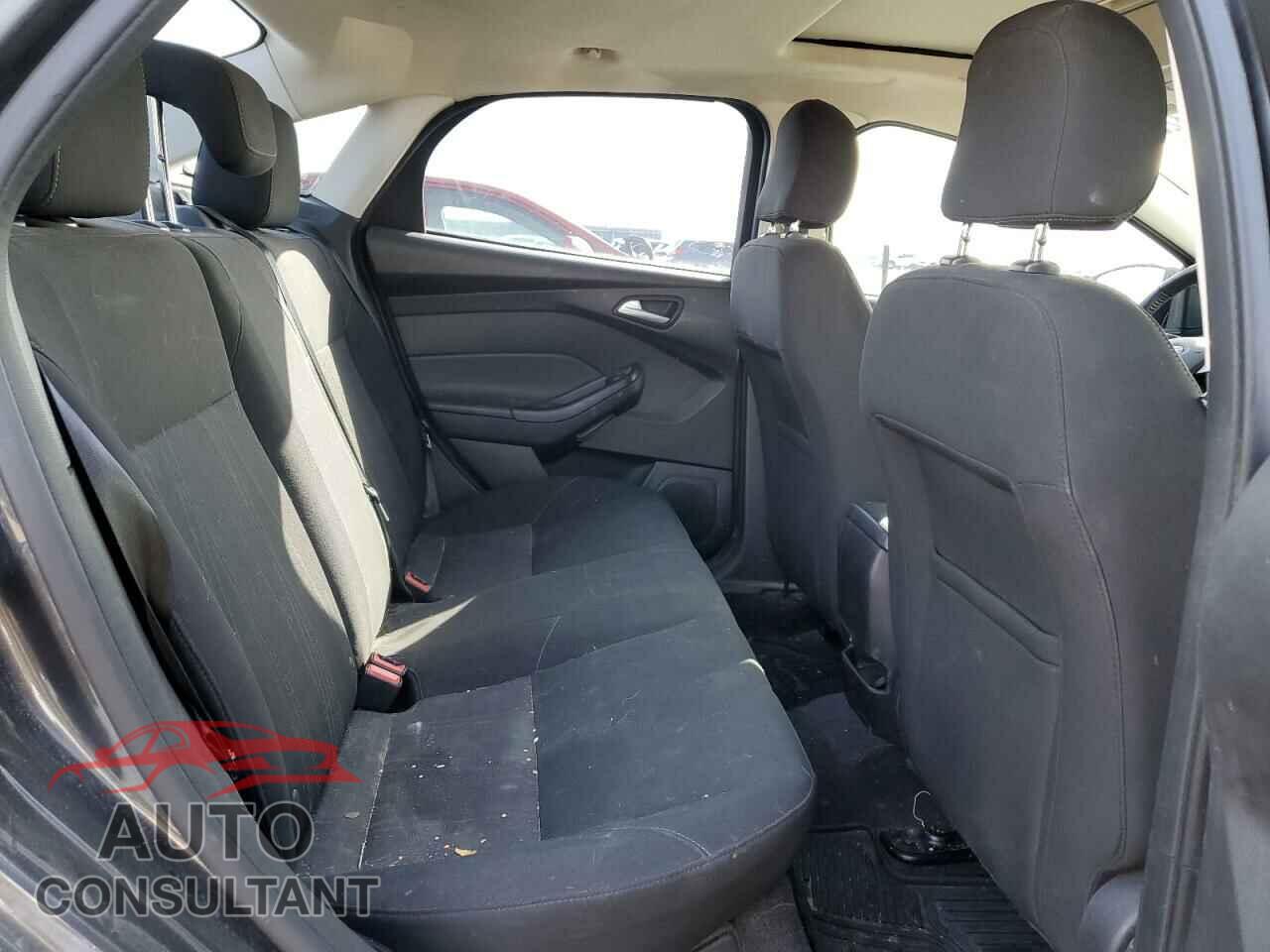 FORD FOCUS 2015 - 1FADP3F24FL358867