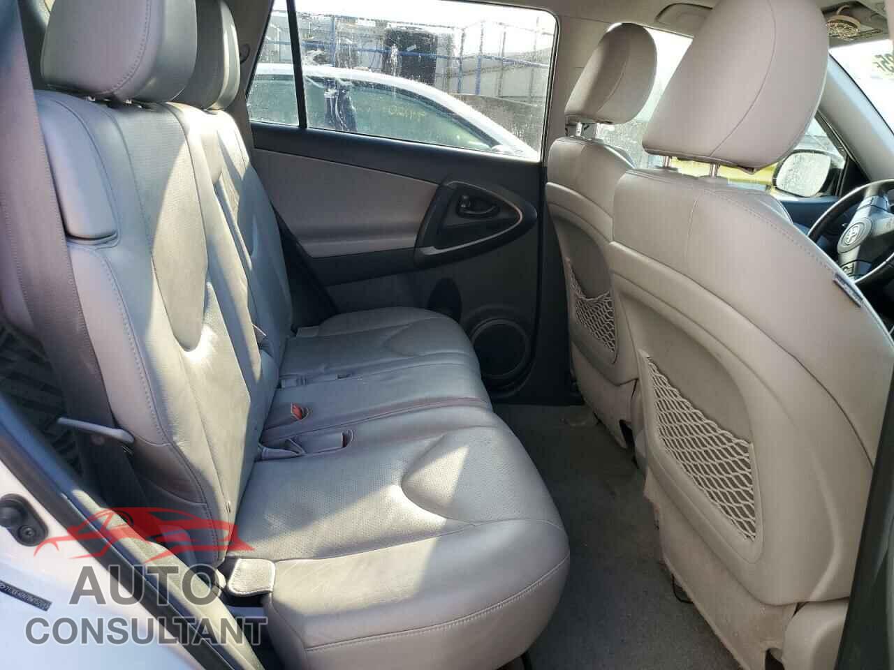 TOYOTA RAV4 2011 - 2T3DF4DV7BW157049