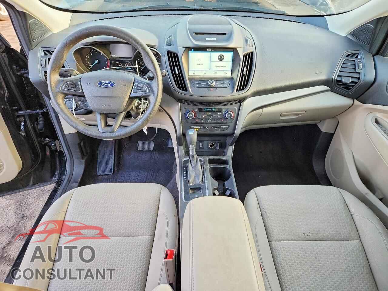 FORD ESCAPE 2017 - 1FMCU9G98HUE28358