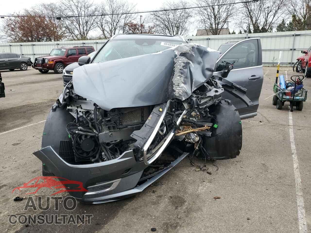 VOLVO XC60 2018 - LYVBR0DL5JB078796