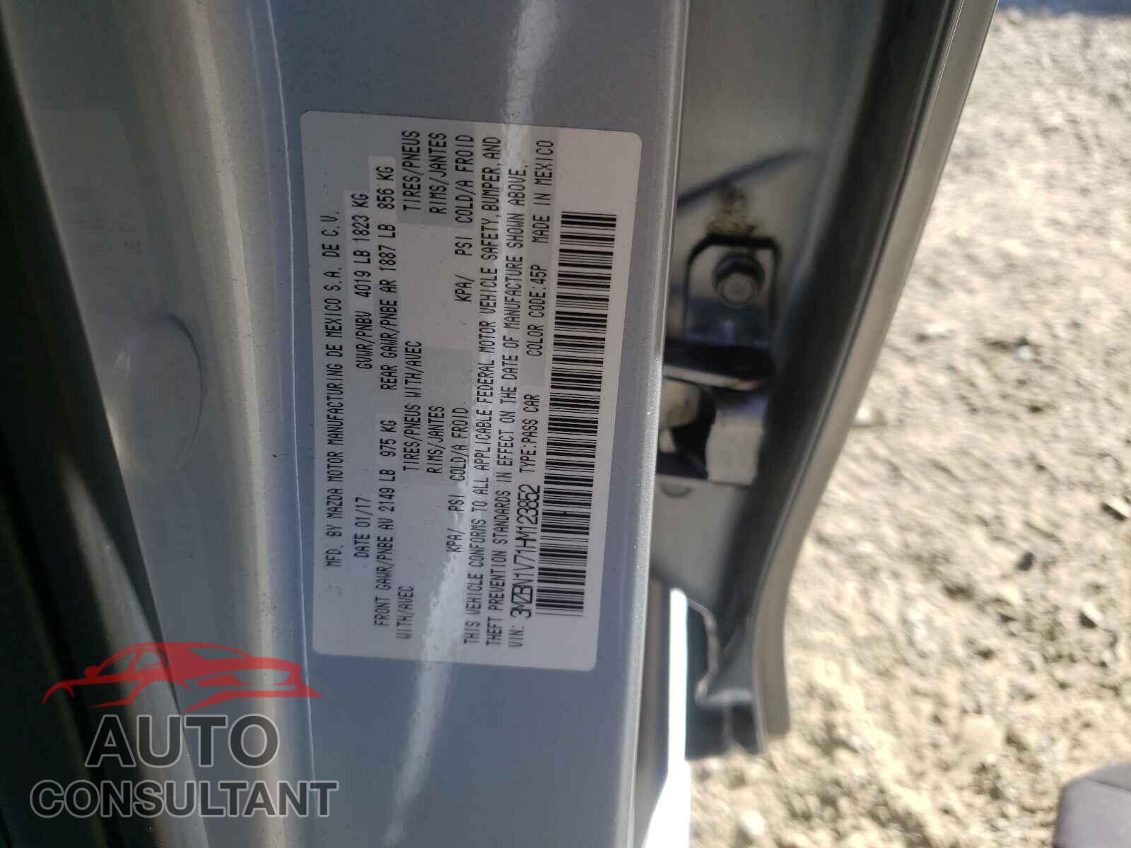 MAZDA 3 2017 - 3MZBN1V71HM123852