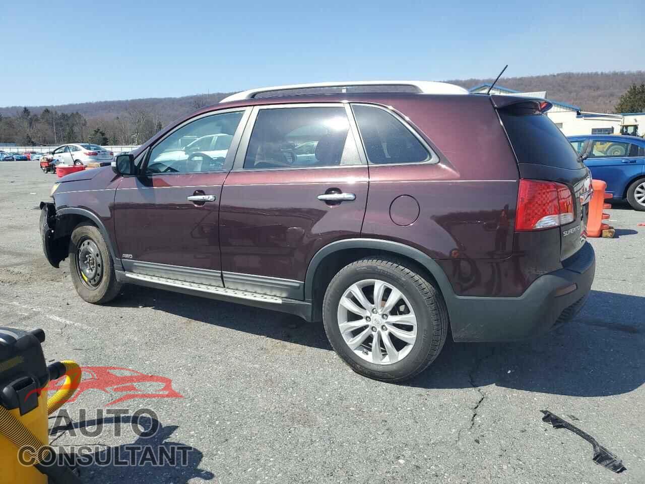 KIA SORENTO 2011 - 5XYKUDA29BG156829