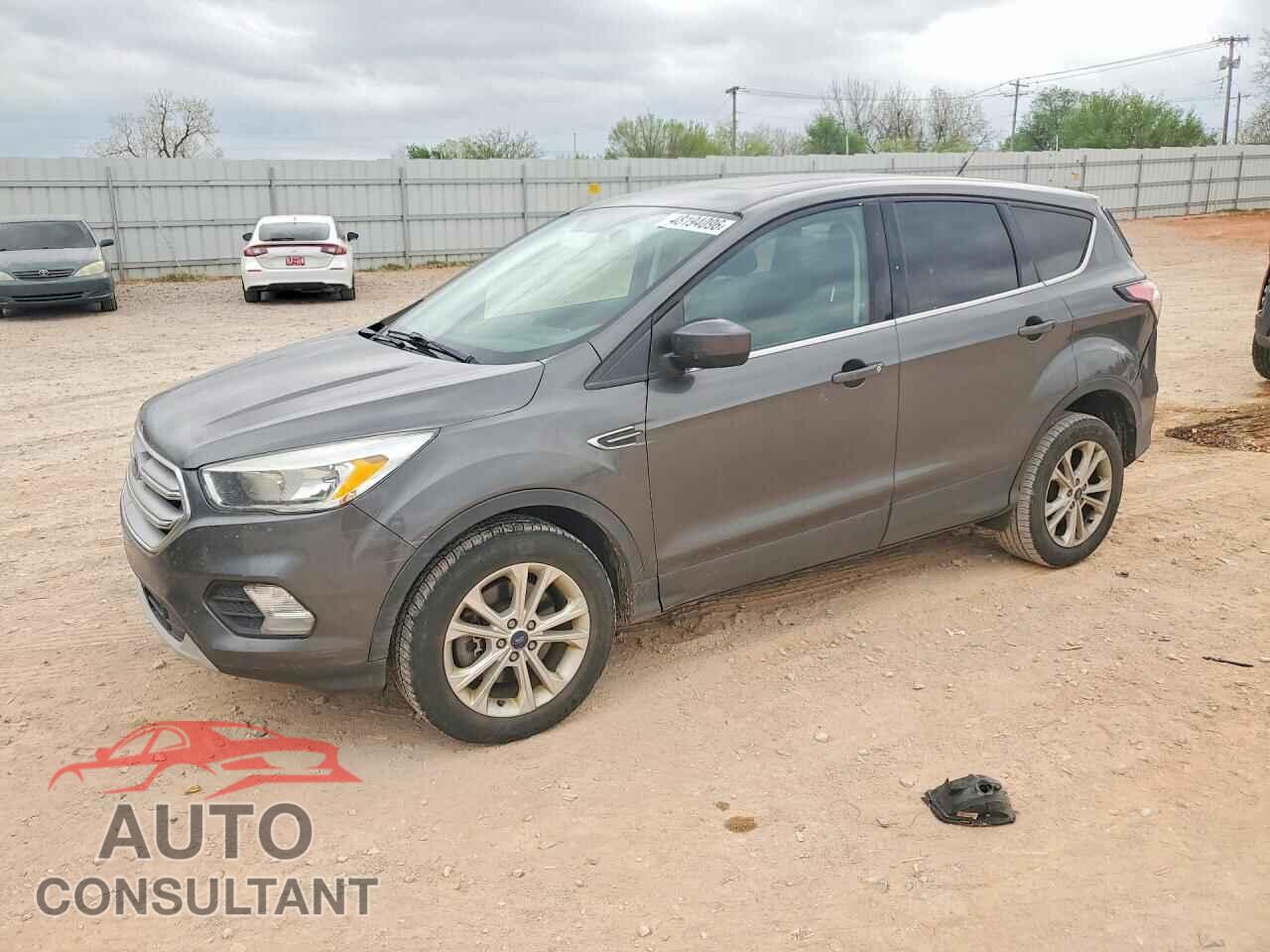 FORD ESCAPE 2017 - 1FMCU9G96HUB97606