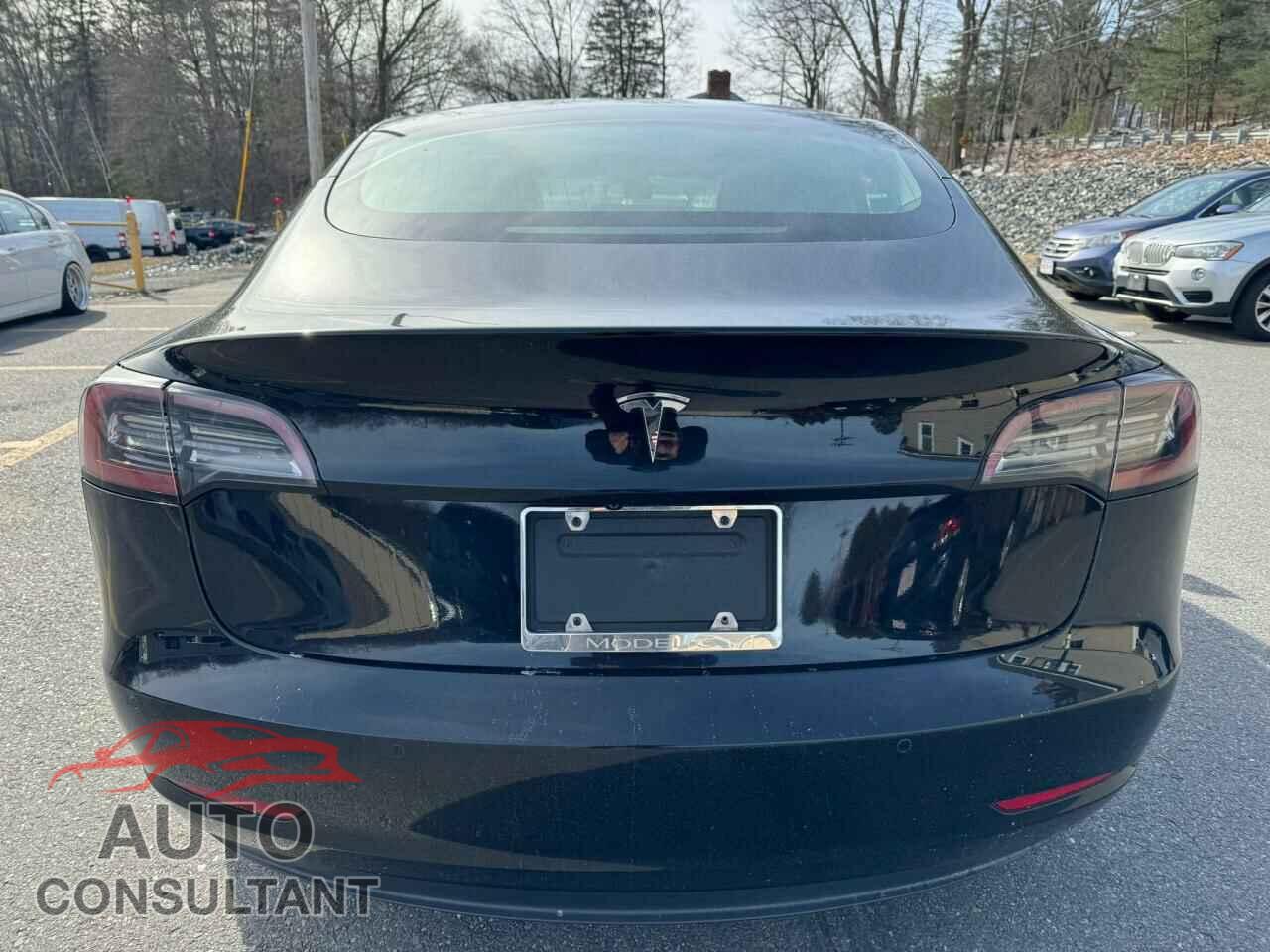 TESLA MODEL 3 2019 - 5YJ3E1EA2KF305199