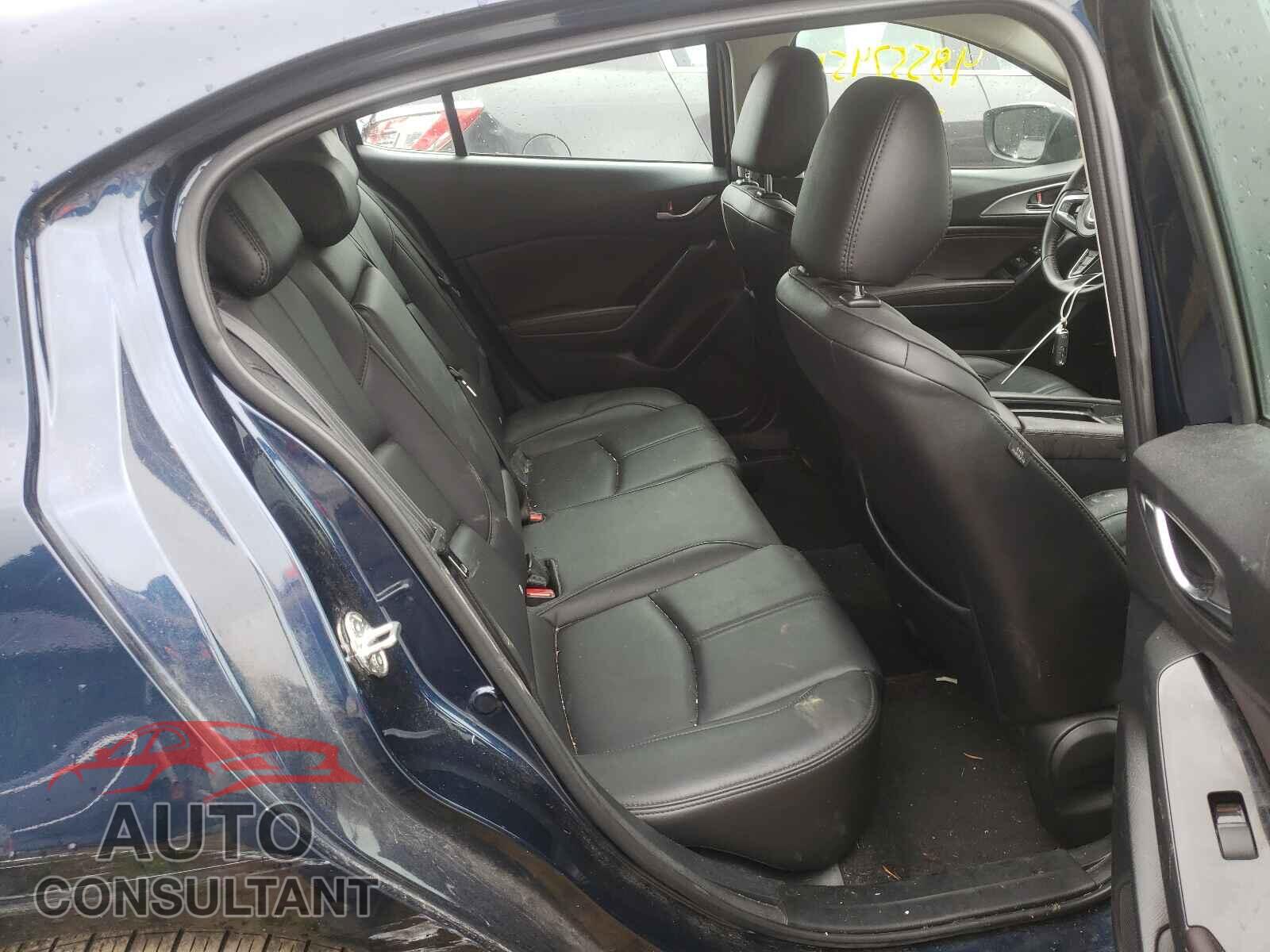 MAZDA 3 2018 - 3MZBN1L3XJM264621