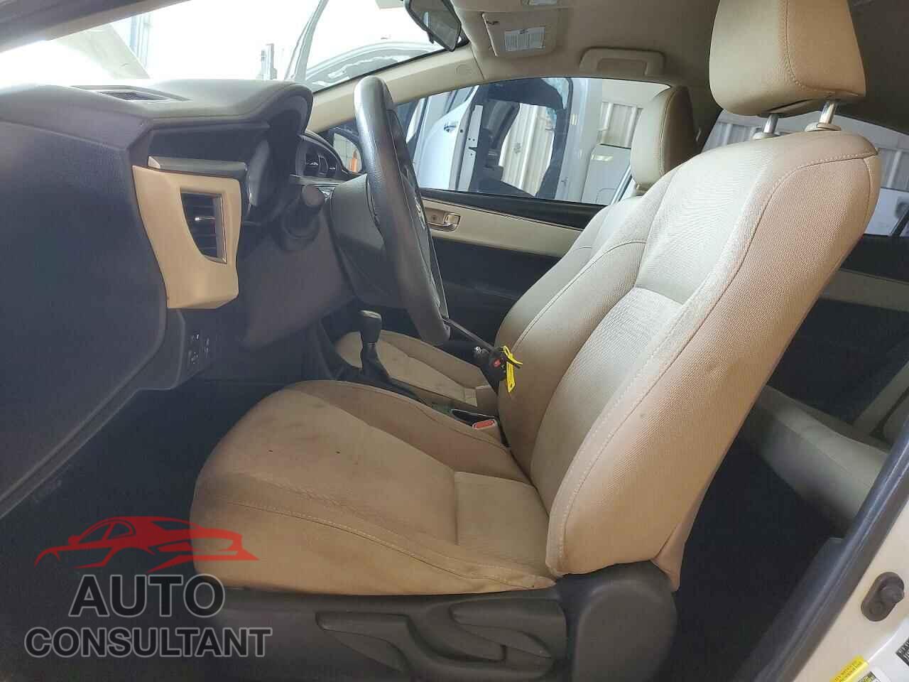 TOYOTA COROLLA 2015 - 5YFBURHE8FP232183